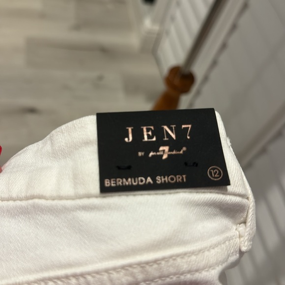 JEN 7 by 7 for All Mankind NWT White Denim Bermuda Shorts. - Picture 12 of 13